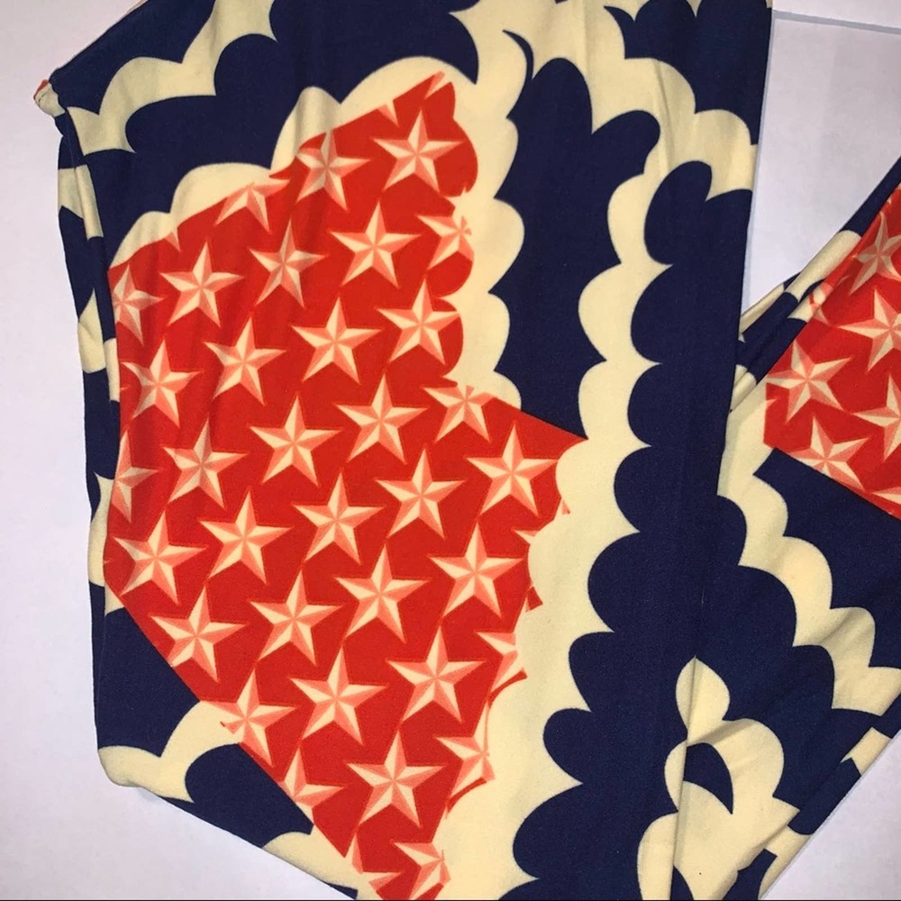 LuLaRoe 4th of July Tall & Curvy Leggings - Picture 2 of 4